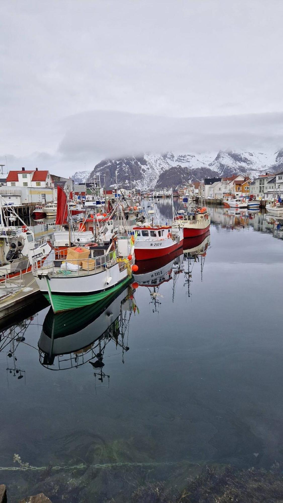 Leilighet I Banhammaren Med Balkong Henningsvaer Exterior photo